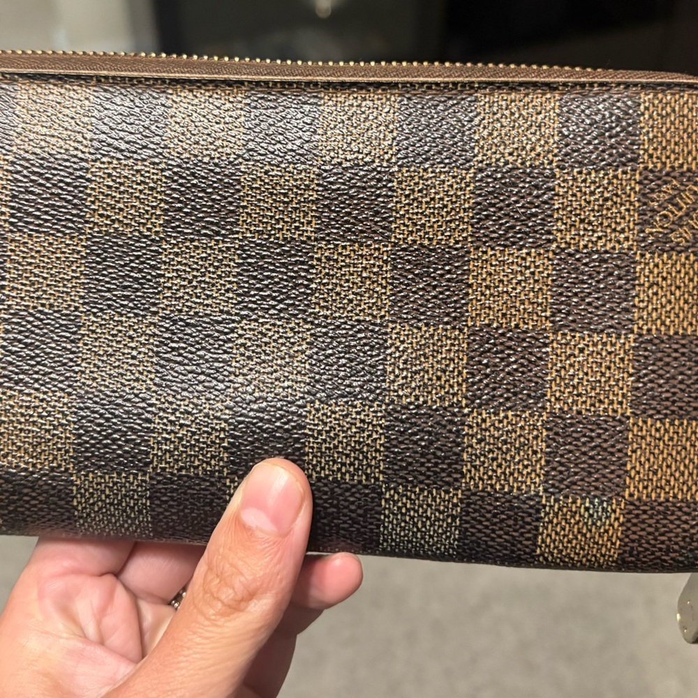 Louis Vuitton Damier Zip Around Wallet